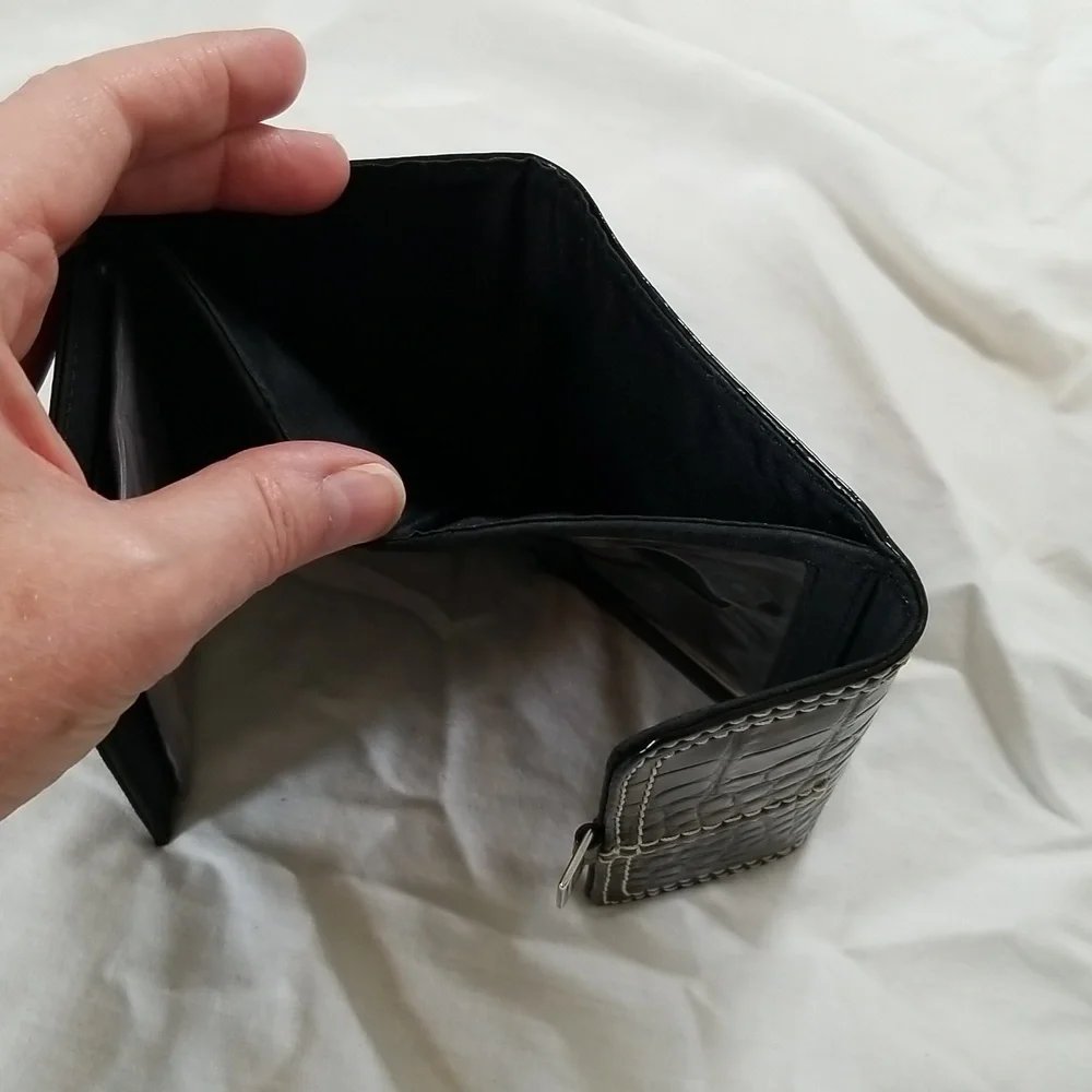 Liz Claiborne Tri-fold Wallet